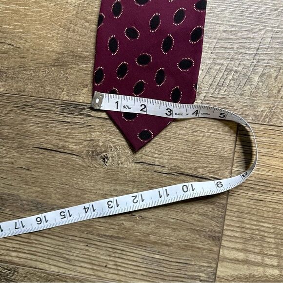 Giorgio Armani Purple-Maroon Designer Tie - Picture 3 of 9